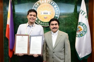 Bar topnotcher honored with special day in Bacolod City